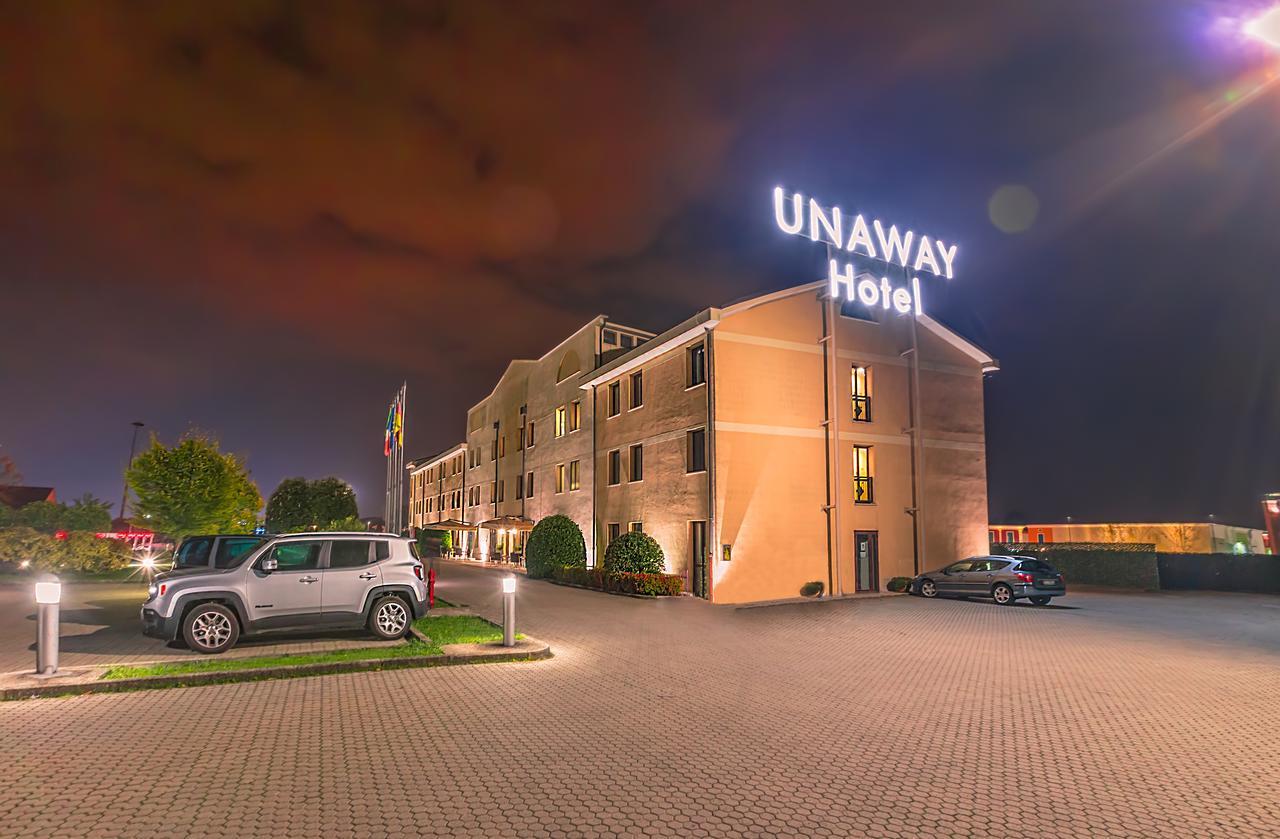 Una Hotels อ็อคคิโอเบลโล ภายนอก รูปภาพ
