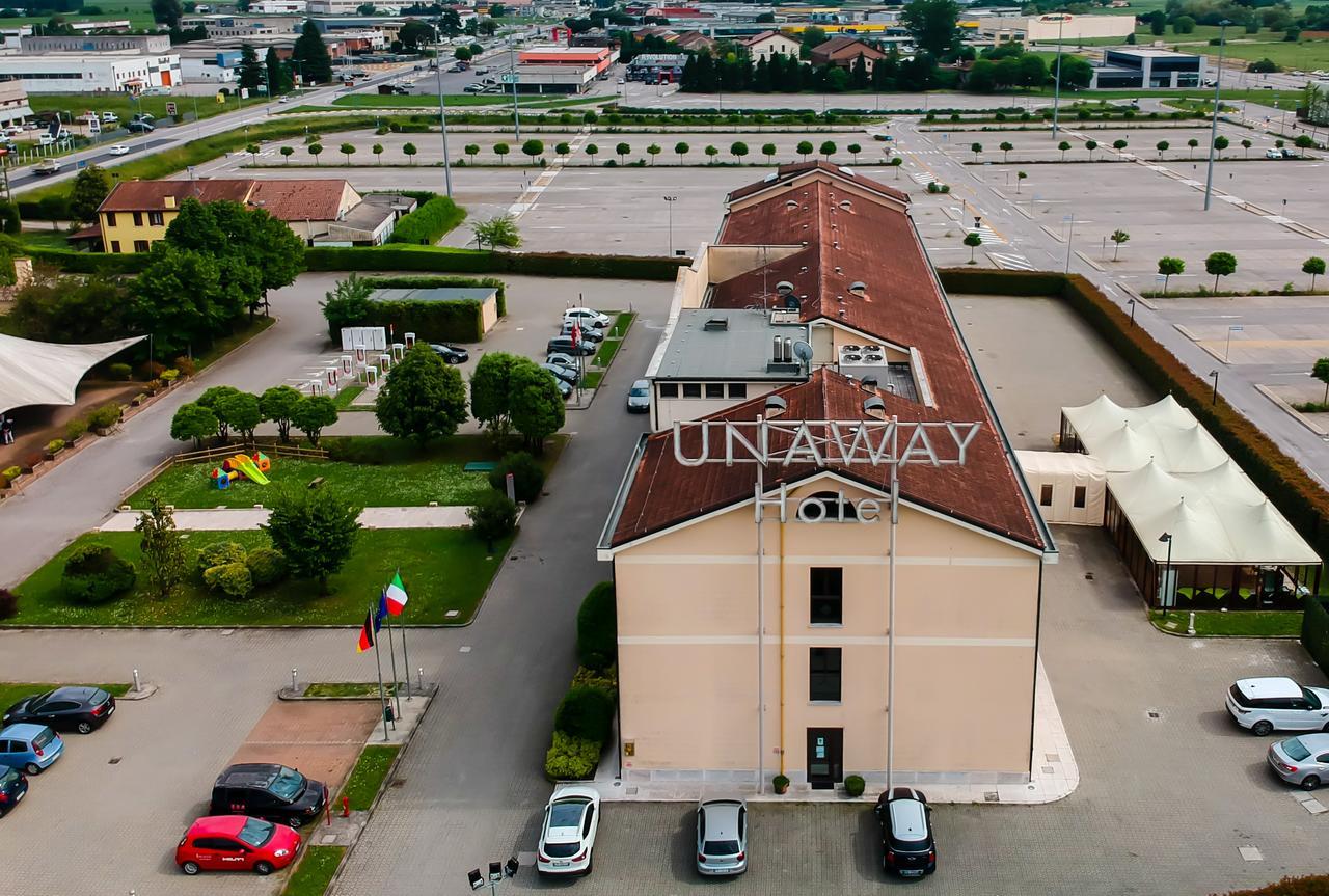 Una Hotels อ็อคคิโอเบลโล ภายนอก รูปภาพ
