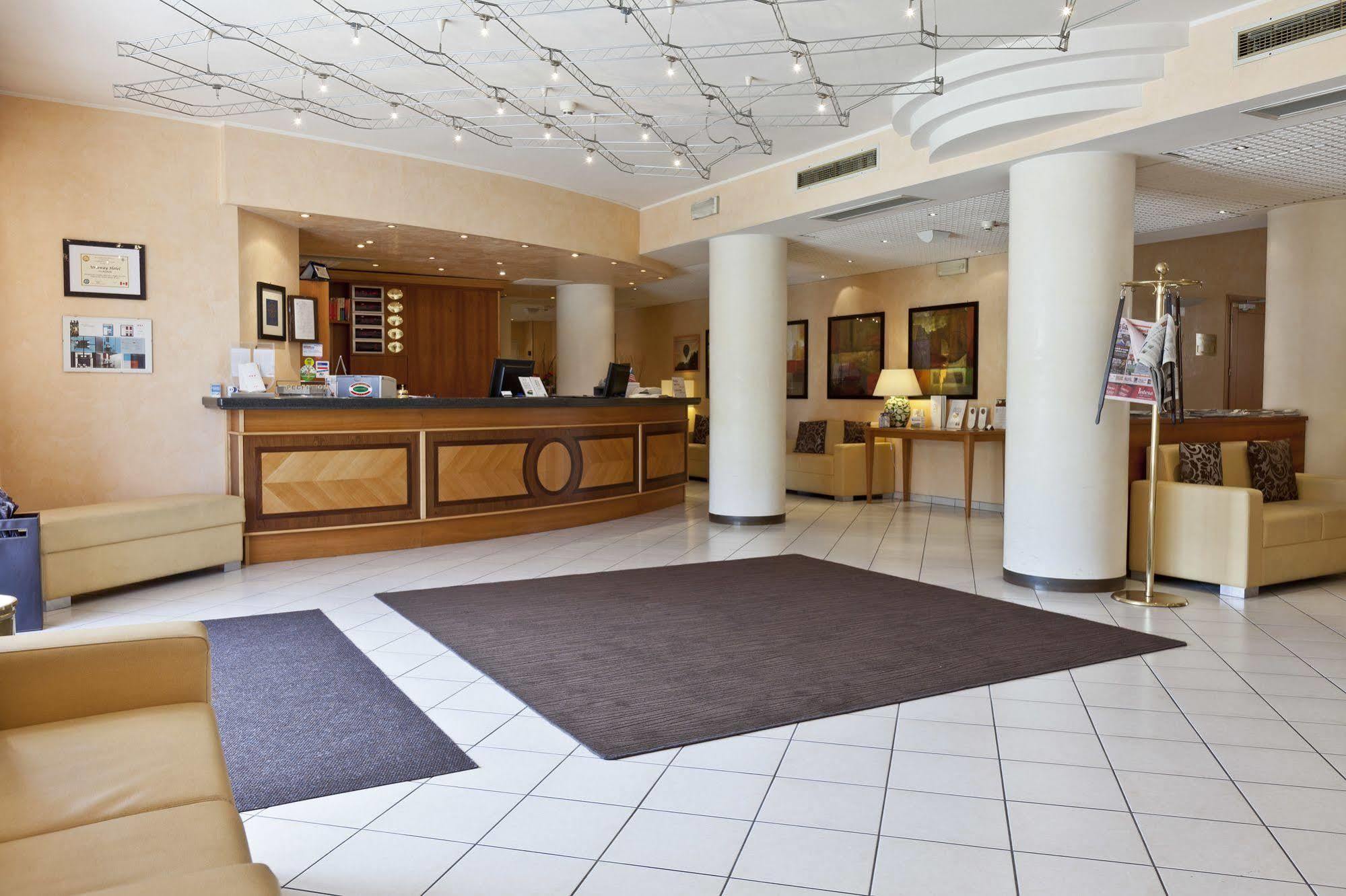 Una Hotels อ็อคคิโอเบลโล ภายนอก รูปภาพ